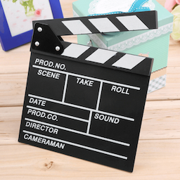 https://api.bestone.bg/uploads/Filmova_klapa_2_7c455ed46d.png